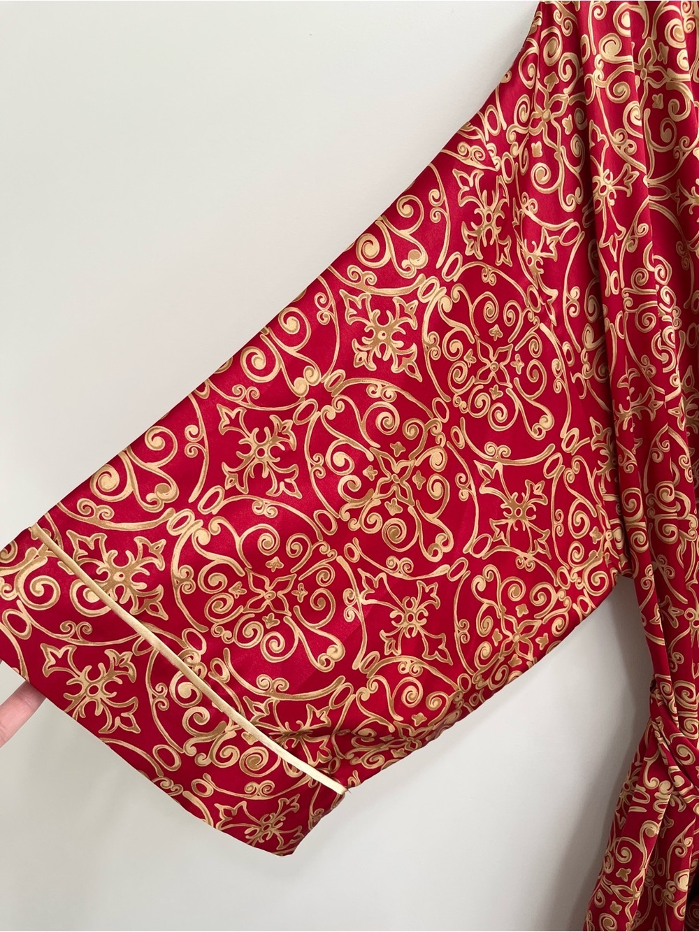 Natori Classics Vintage 90’s Y2K Red and Gold Satin Robe Saks Fifth Avenue 1X - Picture 9 of 12